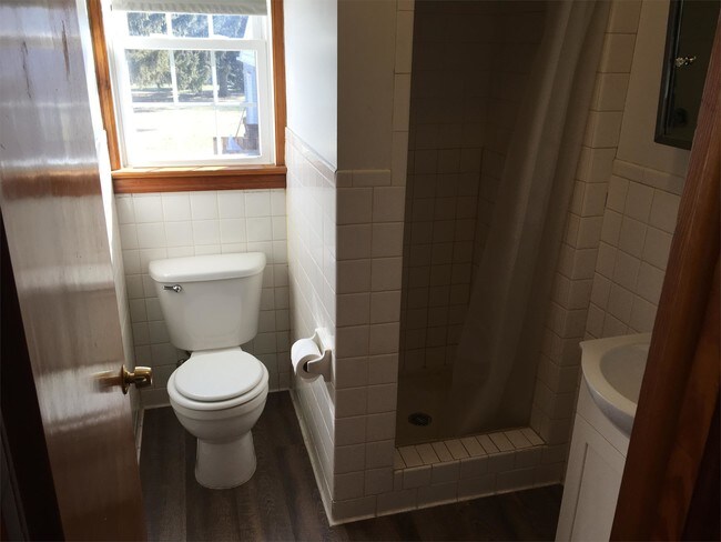 Foto del edificio - 704 Rock Cliff Dr