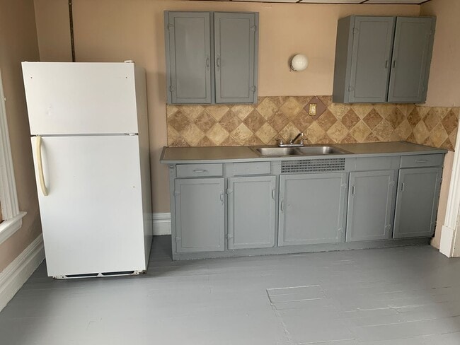 Building Photo - 1030 Quincy St