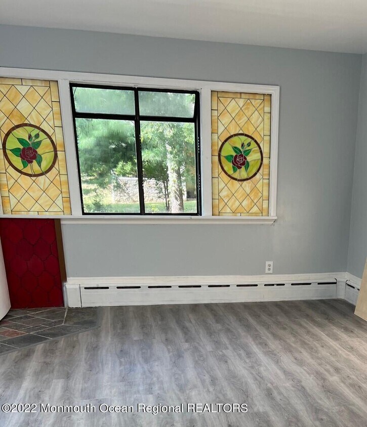 10 Brown Ave, Lakehurst, NJ 08733 Townhouse for Rent in Lakehurst, NJ