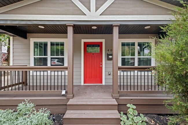 Foto del edificio - Bright & Cozy 3-Bedroom, 2-Bathroom Home w...