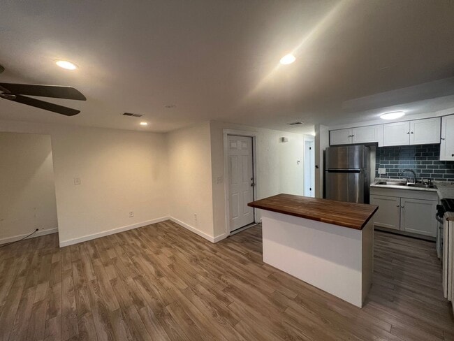 Building Photo - 1416 Rutherford Ave