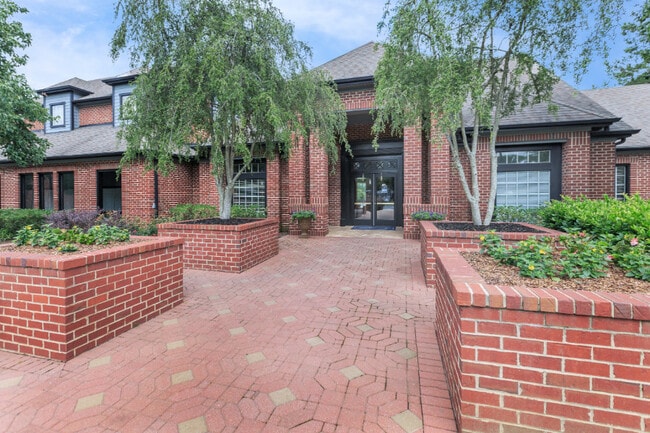 Building Photo - Matthews Place