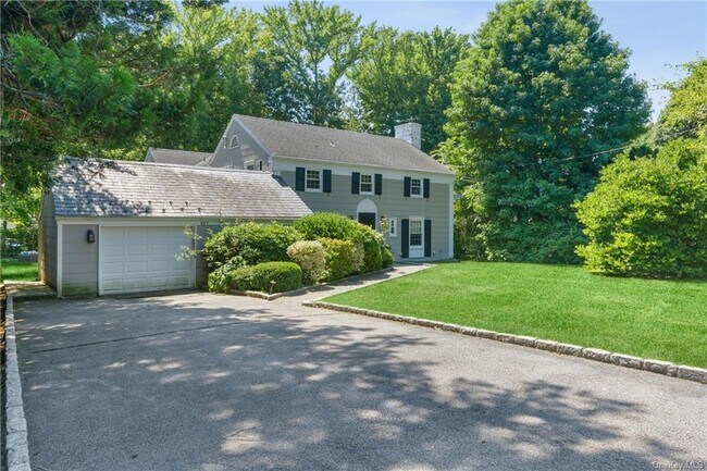 Building Photo - 627 Claflin Ave