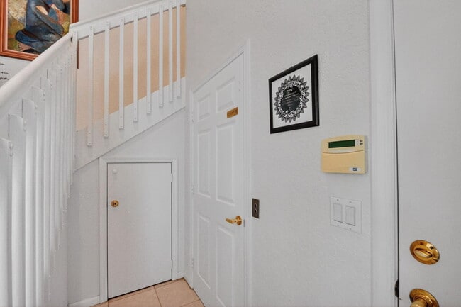 Building Photo - 7910 Laina Ln