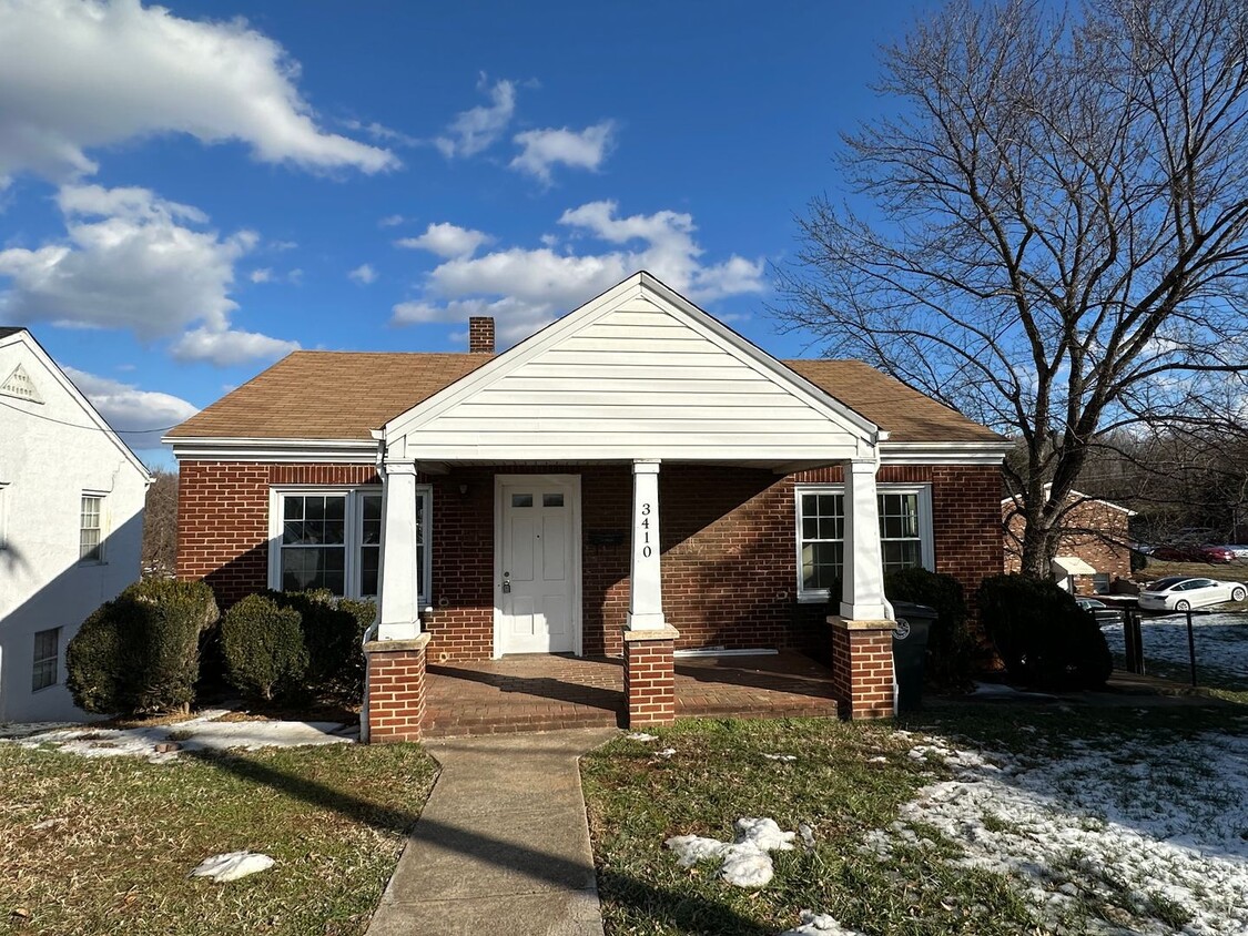 Foto principal - Spacious brick house in Lynchburg