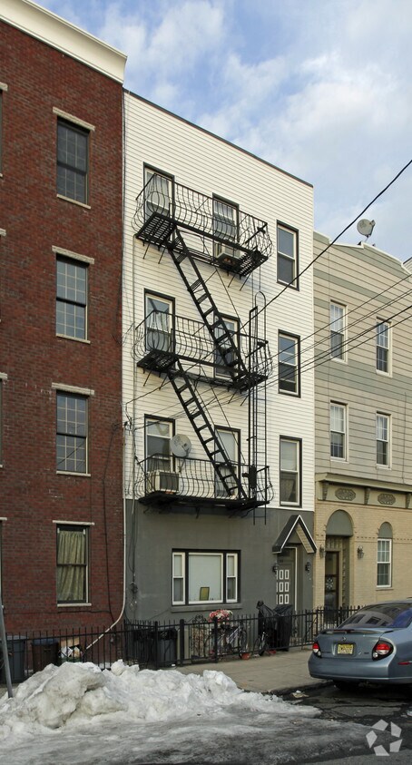 Foto principal - 318 3rd St