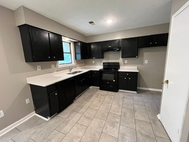 Photo - Renovated 3 Bedroom 1 Bath Home for Rent!!