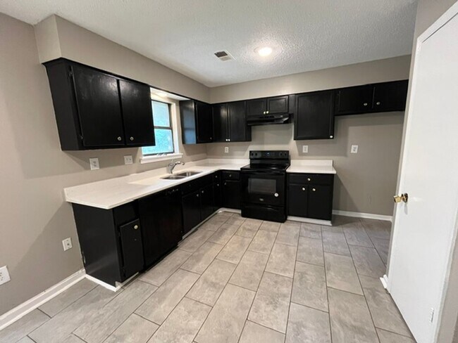 Foto del edificio - Renovated 3 Bedroom 1 Bath Home for Rent!!