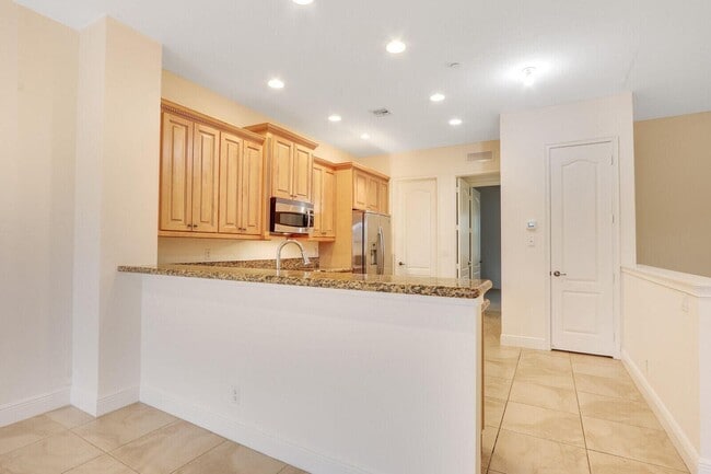 Building Photo - 4505 Artesa Way S