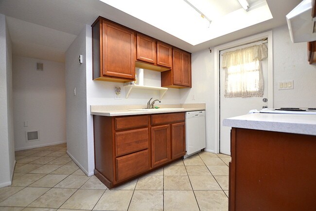 Foto del edificio - 945 N Cherry