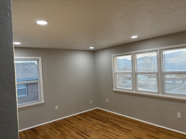 Building Photo - 69 Toponce Dr