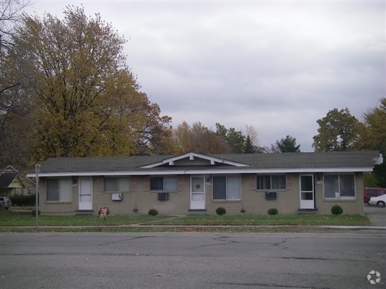 Primary Photo - 3188 Sashabaw Rd