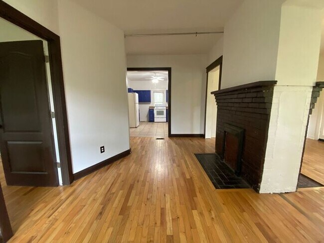 Foto del edificio - FOR RENT - Cute 2 Bedroom House in East Na...