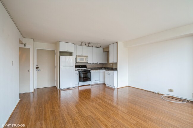 Foto del edificio - 3950 N Lake Shore Dr