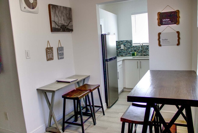 Foto del edificio - 329 Madison St