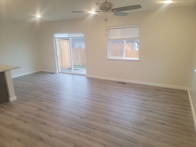 Foto del edificio - 609 13th St