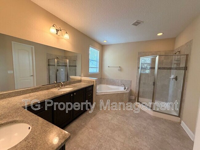 Foto del edificio - 305 Medio Dr