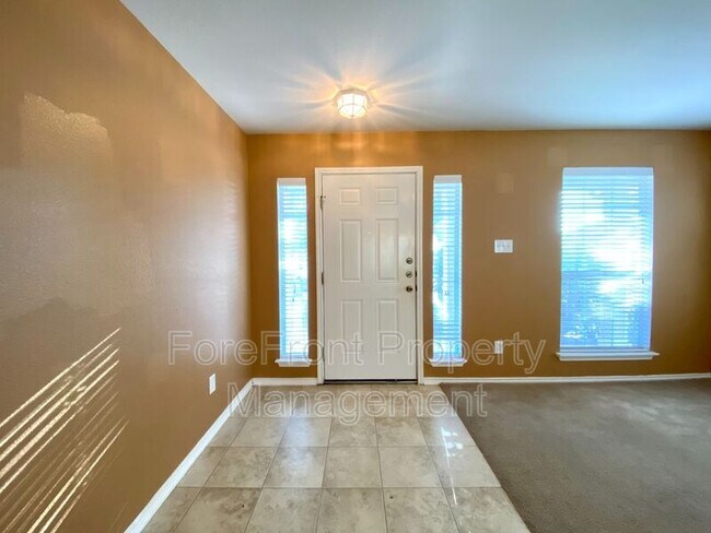 Building Photo - 215 Coopers Hawk