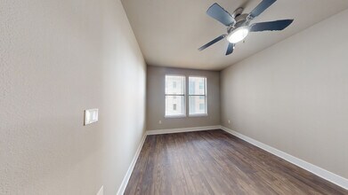 Interior Photo - Savoye