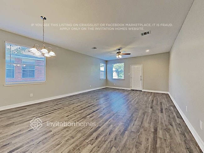 Foto del edificio - 1060 Pullman Dr