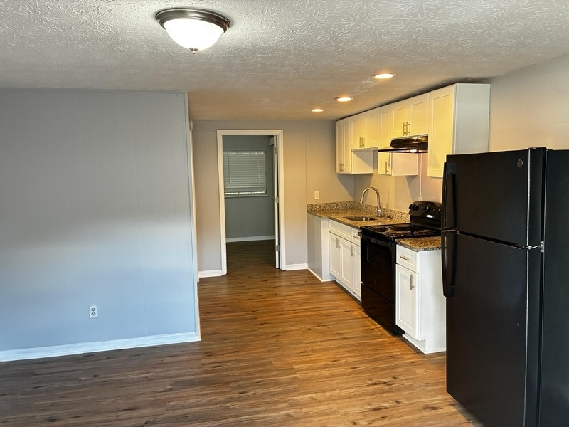 Primary Photo - 2150 Inwood Terrace