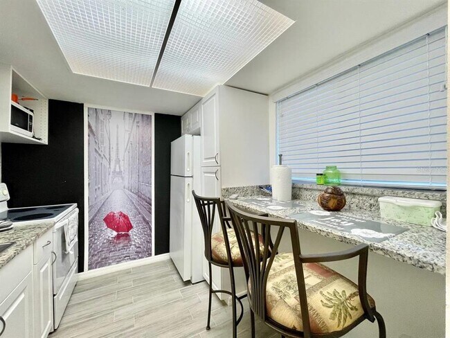 Foto del edificio - 6342 Newtown Cir
