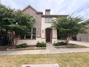 Building Photo - 2432 Cathedral Dr