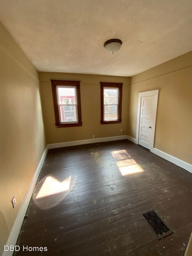 Building Photo - 3 br, 1.5 bath House - 435 W Wildwood