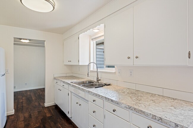 Foto del edificio - 4802 S 73rd St