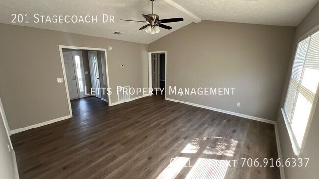 Building Photo - Newly remodeled home in desirable Phenix City