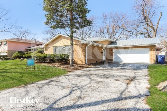 Building Photo - 4302 Applewood Ln