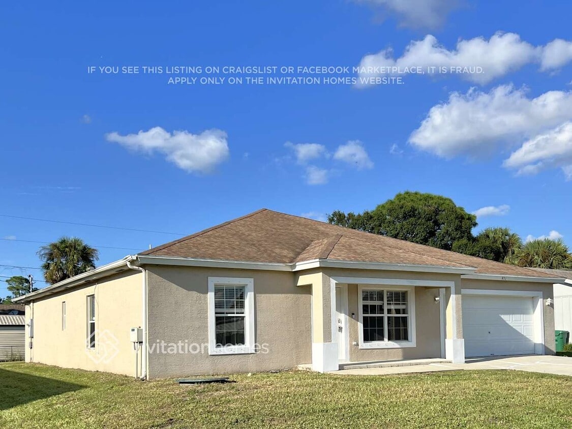 Foto principal - 931 SW Gaitor Ave