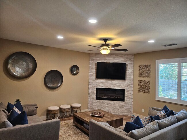 Foto del edificio - 3bed 2bath
