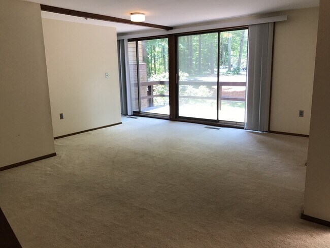 Foto del edificio - 604 Old Stone Brook