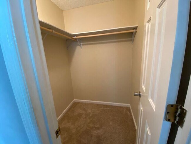 Building Photo - Wonderful 3 Bedroom in Mt Juliet!