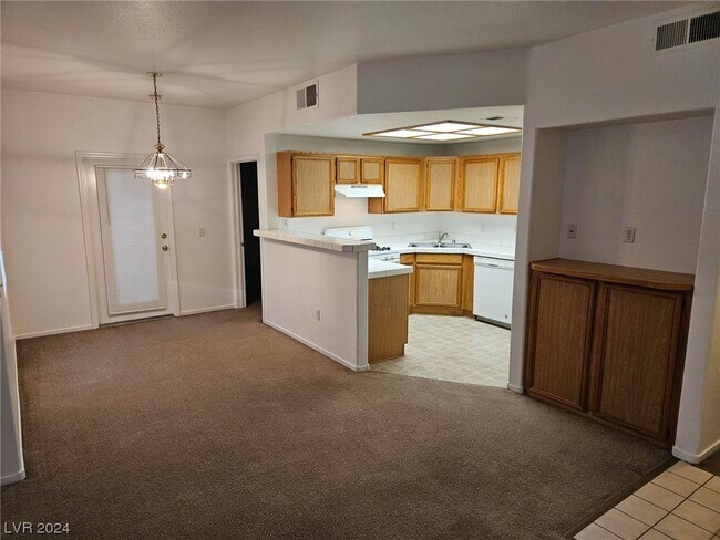 Foto del edificio - 9470 Peace Way