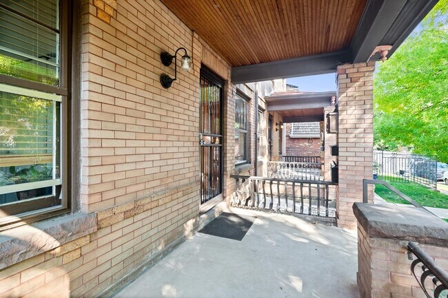 Foto del edificio - 2639 E 12th Ave