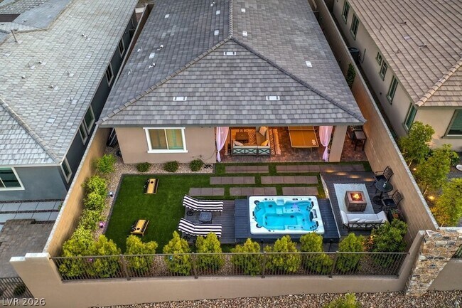 Foto del edificio - 12622 Point Sierra St