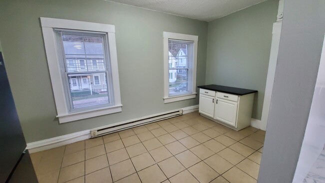 Building Photo - 509 W Locust St