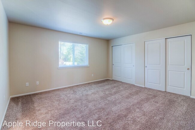 Building Photo - 2410 Woolsey Ln