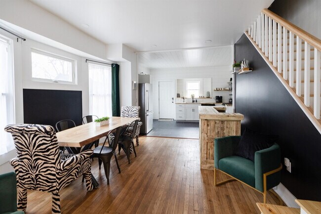 Building Photo - 10628 Lee Ave