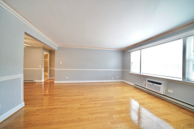 Building Photo - 5037 N East River Rd