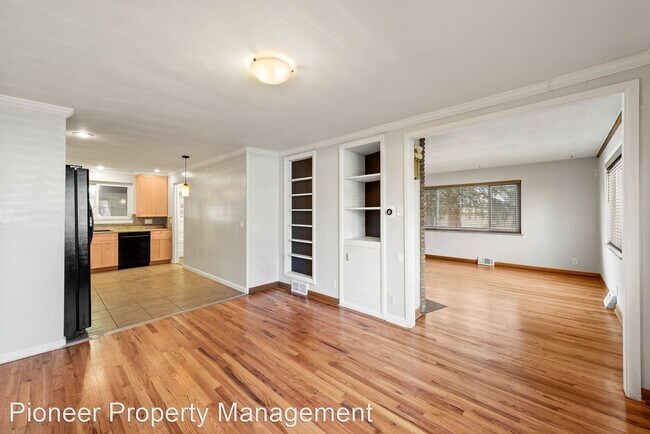 Foto del edificio - 3 br, 1.5 bath House - 7475 W. 18th Ave.