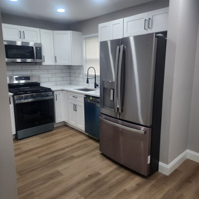 Building Photo - A Spacious 4 bedroom house for Rent !!!