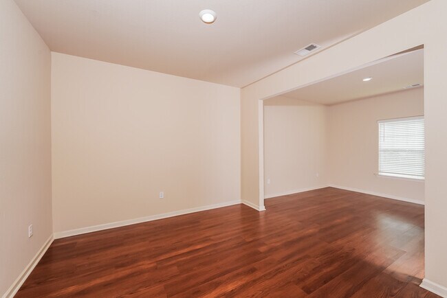 Building Photo - House for rent in Springville!