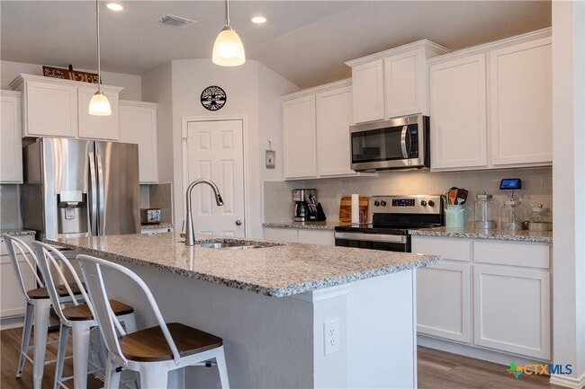 Foto del edificio - 2403 Corradino St