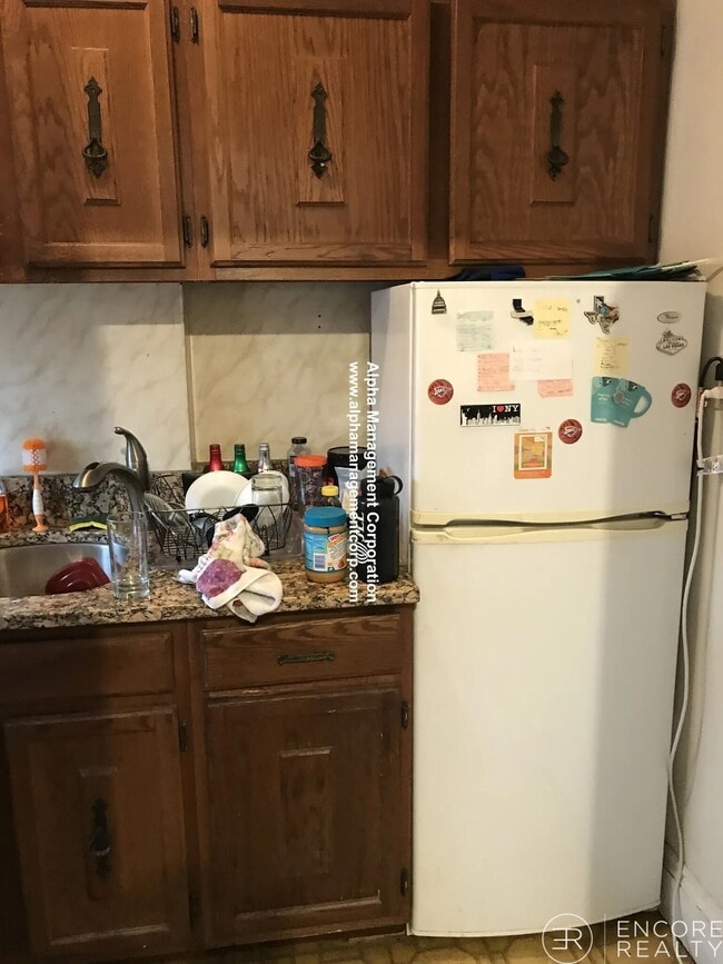 Building Photo - 17-19 Washington St. Unit 402