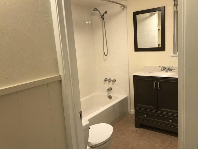 Foto del edificio - 7607 Twin Oaks