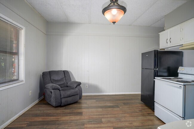 1 dormitorio, 1 baño - 533 pies cuadrados - Comedor/sala de estar - Sidon Estates