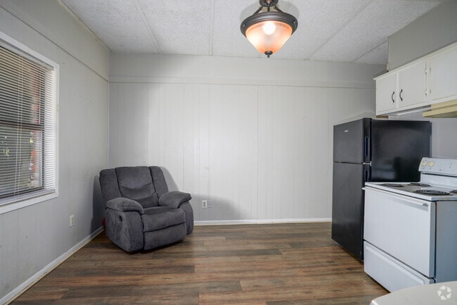 1BR, 1BA - 533SF - Dining / Living Room - Sidon Estates